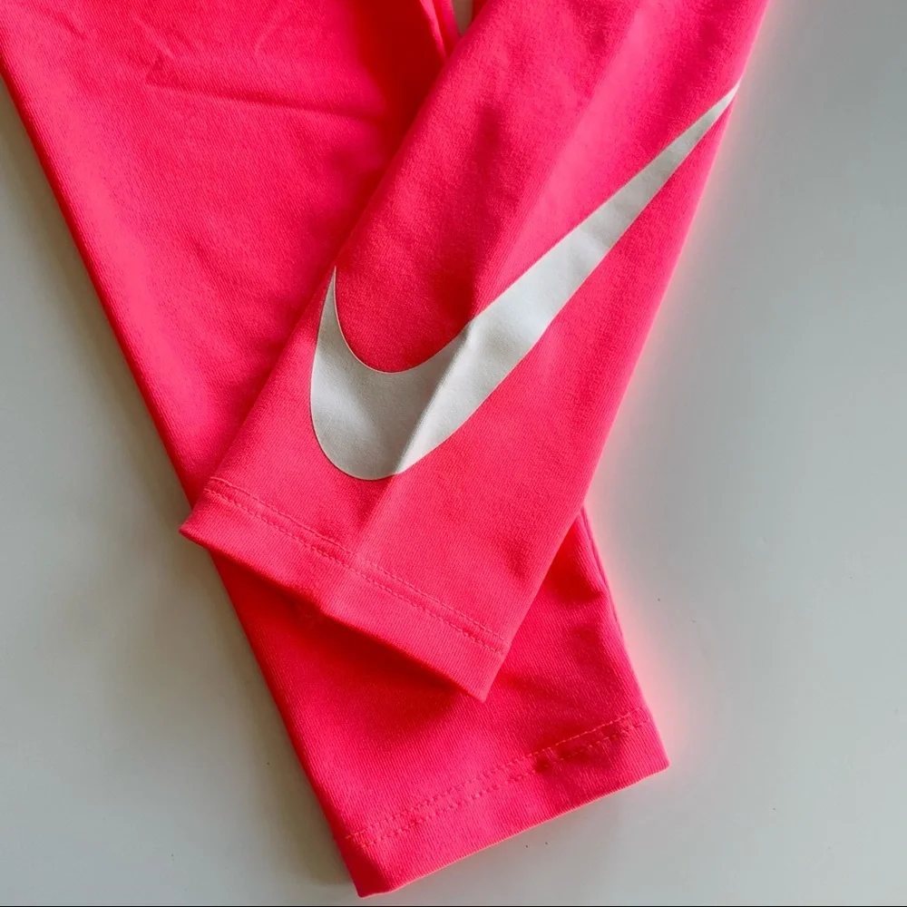 🌸New🌸 Nike Girls stretch Legging Size 5-6Y Hot Pink NWT